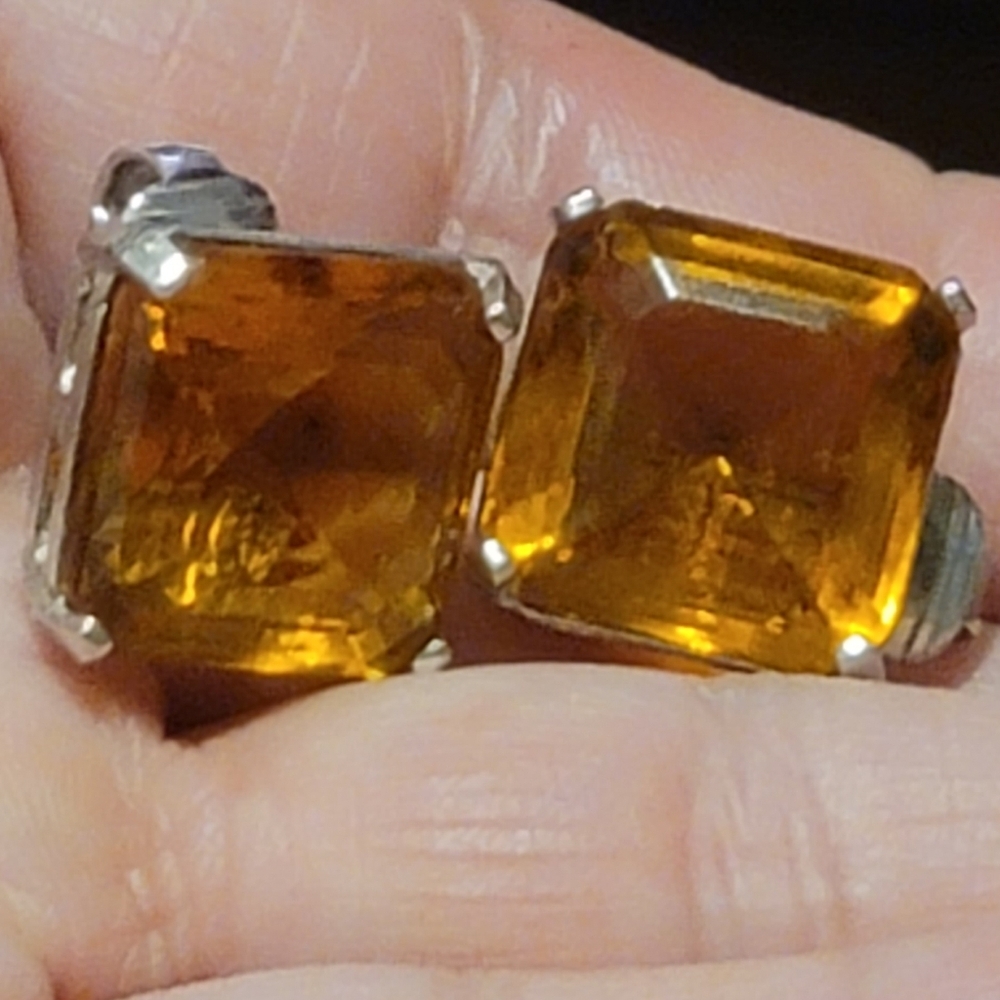 Citris gemstone clip on earrins goldtone pierced